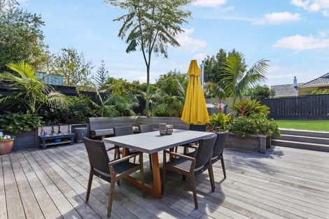 Photo of property in 18 Meadway, Sunnyhills, Auckland, 2010