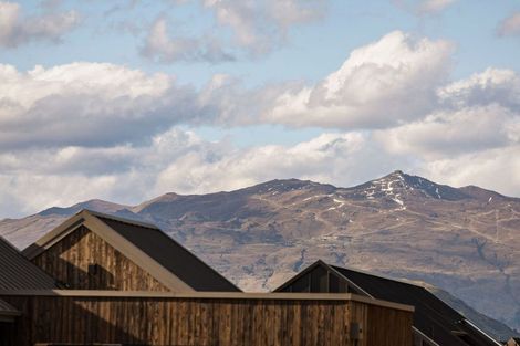 Photo of property in 16 Cunninghams Drive, Jacks Point, Queenstown, 9371