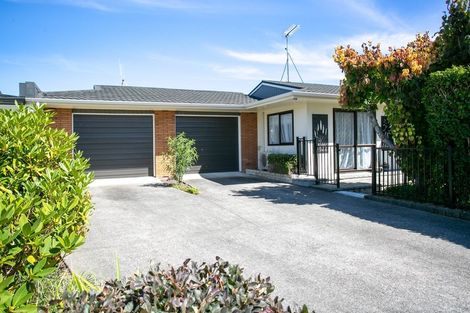 Photo of property in 10 Woodstock Crescent, Leamington, Cambridge, 3432