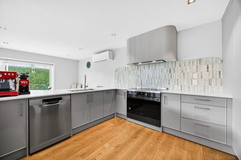 Photo of property in 9a Craig Road, Milford, Auckland, 0620