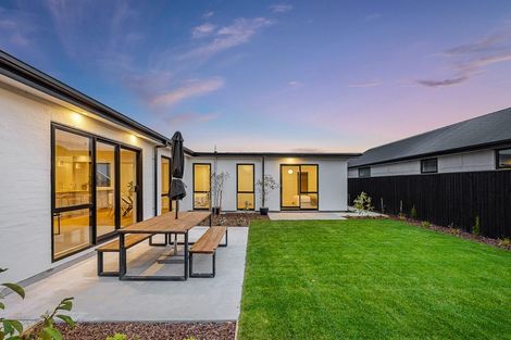 Photo of property in 14 Pembrook Close, Rangiora, 7400