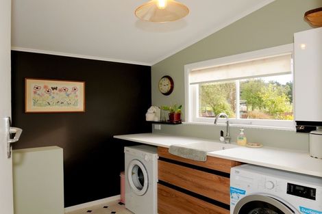 Photo of property in 64 Waihao Back Road, Waimate, 7979