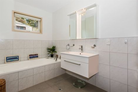 Photo of property in 9 Botany Lane, Whitby, Porirua, 5024