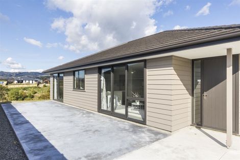 Photo of property in 38 Silicon Way, Fitzherbert, Palmerston North, 4410