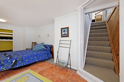 Photo of property in 61 Seaview Road, Piha, 0772