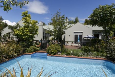 Photo of property in 11 Glen Mohr, Acacia Bay, Taupo, 3385