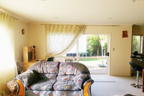 Photo of property in 4 Tsar Court, Flat Bush, Auckland, 2016