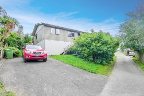 Photo of property in 16 Panzic Place, Glen Eden, Auckland, 0602