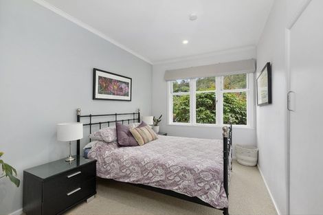 Photo of property in 124 Kamahi Street, Stokes Valley, Lower Hutt, 5019