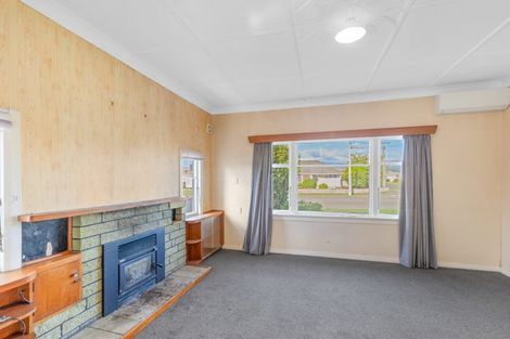 Photo of property in 13 Winchester Street, Levin, 5510