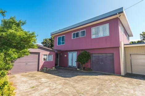 Photo of property in 75c Matai Street, Castlecliff, Whanganui, 4501