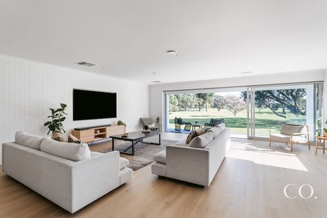 Photo of property in 194 Oceanbeach Road, Mount Maunganui, 3116