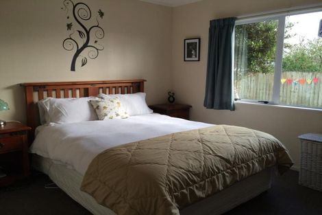 Photo of property in 2/328 Rangatira Road, Beach Haven, Auckland, 0626