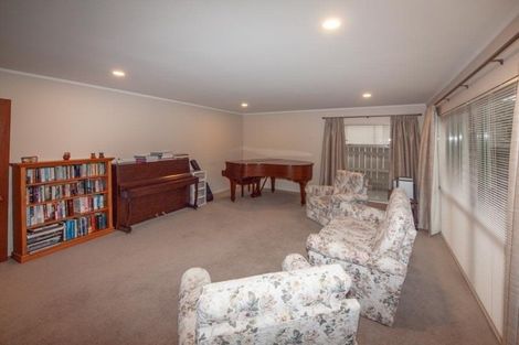 Photo of property in 10 Myers Grove, Churton Park, Wellington, 6037