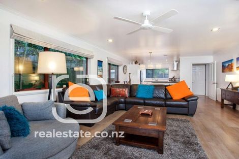 Photo of property in 13 Shah Place, Glen Eden, Auckland, 0602