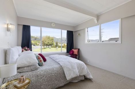 Photo of property in 1061a High Street, Taita, Lower Hutt, 5011