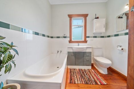 Photo of property in 180 Brooklands Road, Vogeltown, New Plymouth, 4310