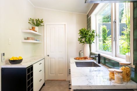 Photo of property in 55 Milton Road, Bluff Hill, Napier, 4110