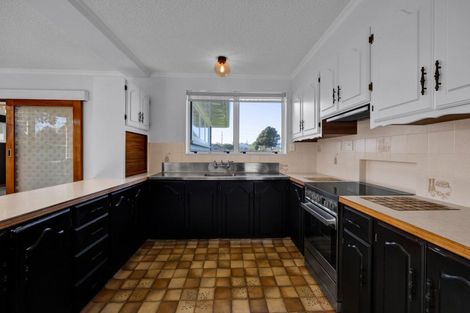 Photo of property in 5 Domett Street, Opunake, 4616