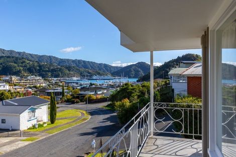 Photo of property in 14 Seaview Crescent, Picton, 7220