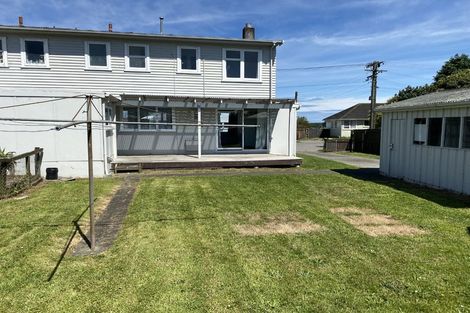 Photo of property in 15 Mahoe Street, Levin, 5510