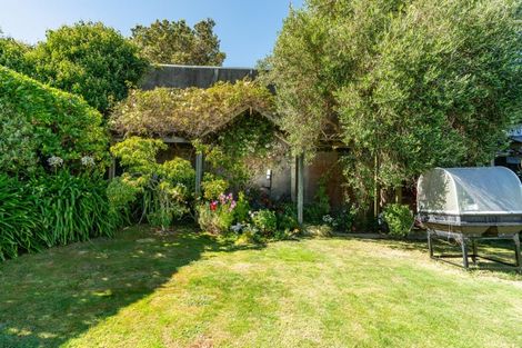 Photo of property in 13 West Road, Northland, Wellington, 6012