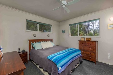 Photo of property in 8 Kaipatiki Rise, Haruru, 0204