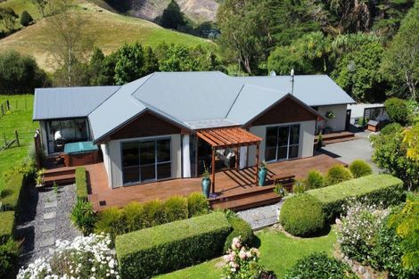 Photo of property in 31c Kakariki Way, Whitemans Valley, Upper Hutt, 5371