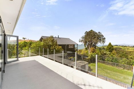 Photo of property in 84 Wade River Road, Stanmore Bay, Whangaparaoa, 0932