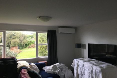 Photo of property in 2/17 Scarboro Terrace, Murrays Bay, Auckland, 0630