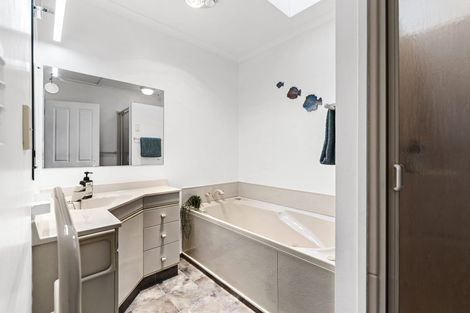 Photo of property in 45d Paynters Avenue, Strandon, New Plymouth, 4312