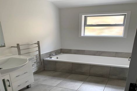 Photo of property in 451 Cambridge Terrace, Naenae, Lower Hutt, 5011