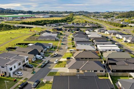 Photo of property in 84 Awataha Crescent, Pyes Pa, Tauranga, 3110