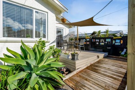 Photo of property in 3 Dorset Avenue, Westown, New Plymouth, 4310