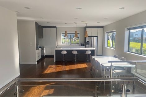 Photo of property in 70 Headland Drive, Long Bay, Auckland, 0630