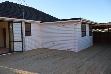 Photo of property in 1/30 Shakespeare Road, Milford, Auckland, 0620