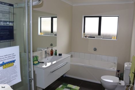 Photo of property in 10 Bickerton Rise, Churton Park, Wellington, 6037