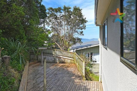 Photo of property in 72 Dowse Drive, Maungaraki, Lower Hutt, 5010