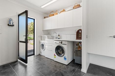 Photo of property in 7 The Glade, Carterton, 5713