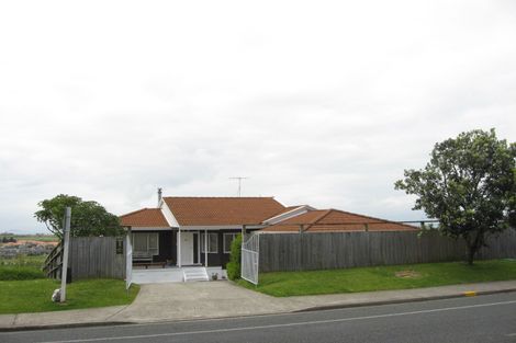 Photo of property in 1209 Whangaparaoa Road, Gulf Harbour, Whangaparaoa, 0930
