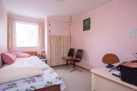 Photo of property in 3 Denyer Place, New Lynn, Auckland, 0600