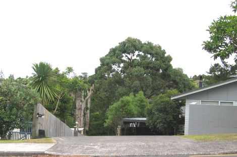 Photo of property in 2/11 Cassia Place, Sunnynook, Auckland, 0620