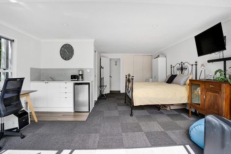 Photo of property in 19 Alberta Road, Glen Avon, New Plymouth, 4312