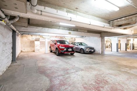 Photo of property in 2/5 Jetty Street, Dunedin Central, Dunedin, 9016