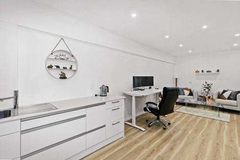 Photo of property in 59 Waitohu Road, York Bay, Lower Hutt, 5013