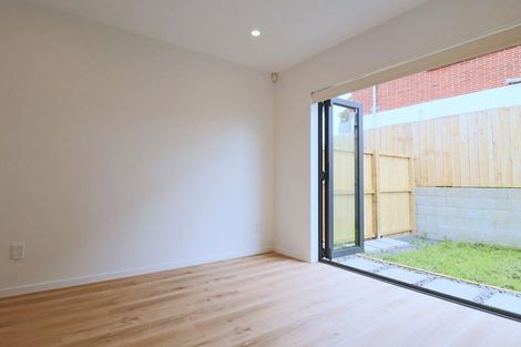 Photo of property in 62b Glenmore Road, Sunnyhills, Auckland, 2010