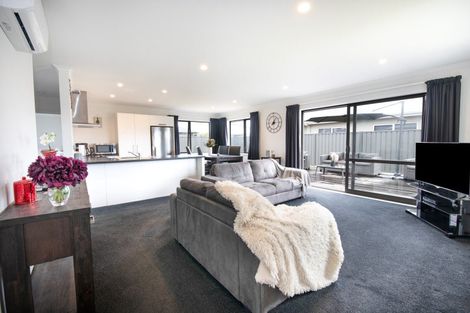 Photo of property in 21 Hurunui Drive, Te Awa, Napier, 4110