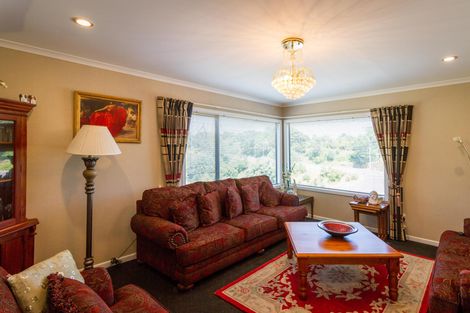 Photo of property in 7 Ruapehu Drive, Fitzherbert, Palmerston North, 4410
