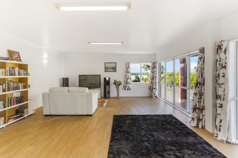 Photo of property in 8 Aztec Place, Conifer Grove, Takanini, 2112