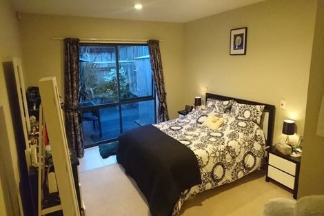 Photo of property in 5 Bunker Rise, Golflands, Auckland, 2013